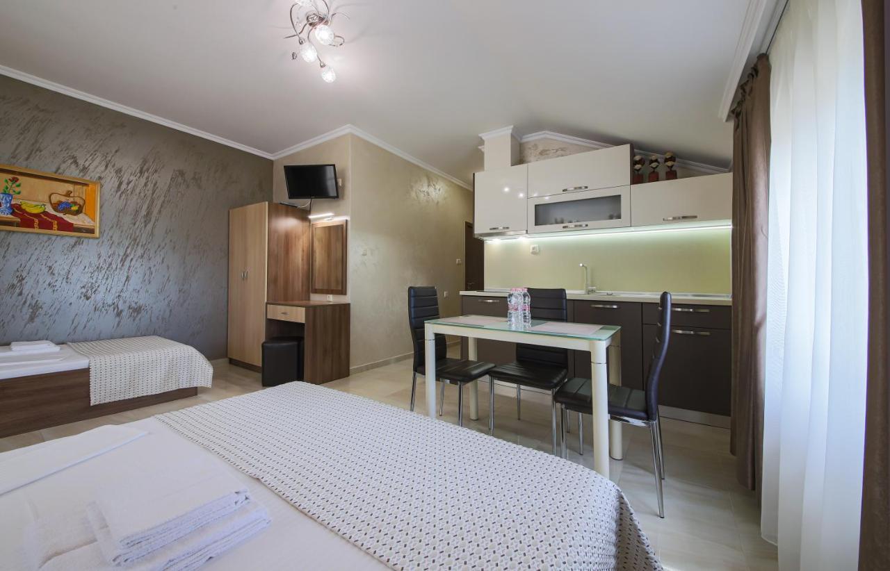 Guesthouse Phoenix オブゾー エクステリア 写真